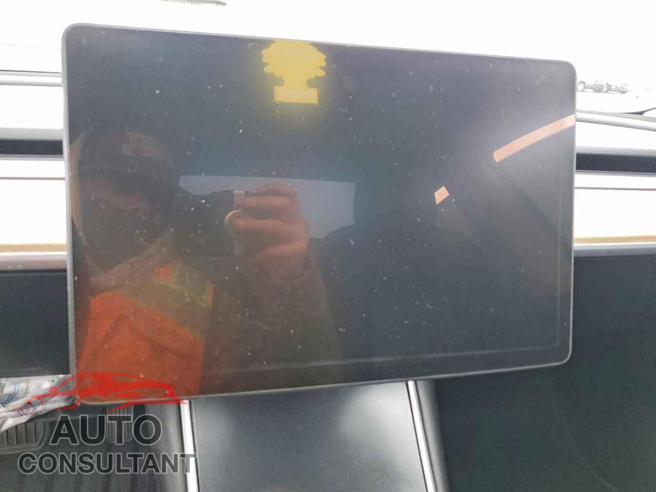 TESLA MODEL 3 2018 - 5YJ3E1EB9JF103452