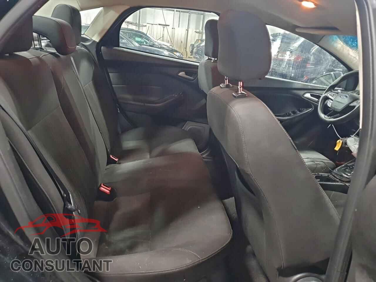 FORD FOCUS 2015 - 1FADP3F20FL357716
