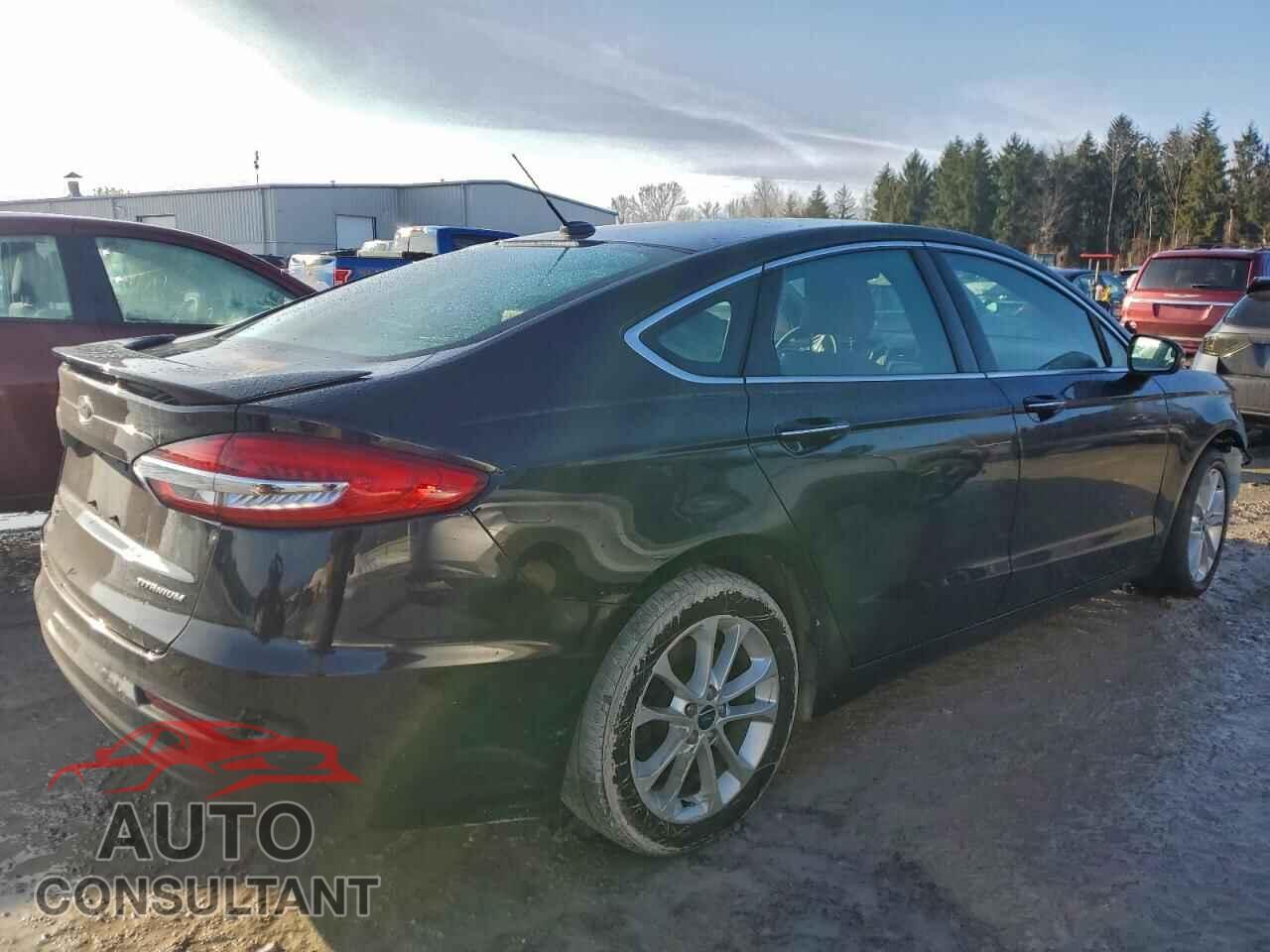 FORD FUSION 2019 - 3FA6P0SU8KR228231