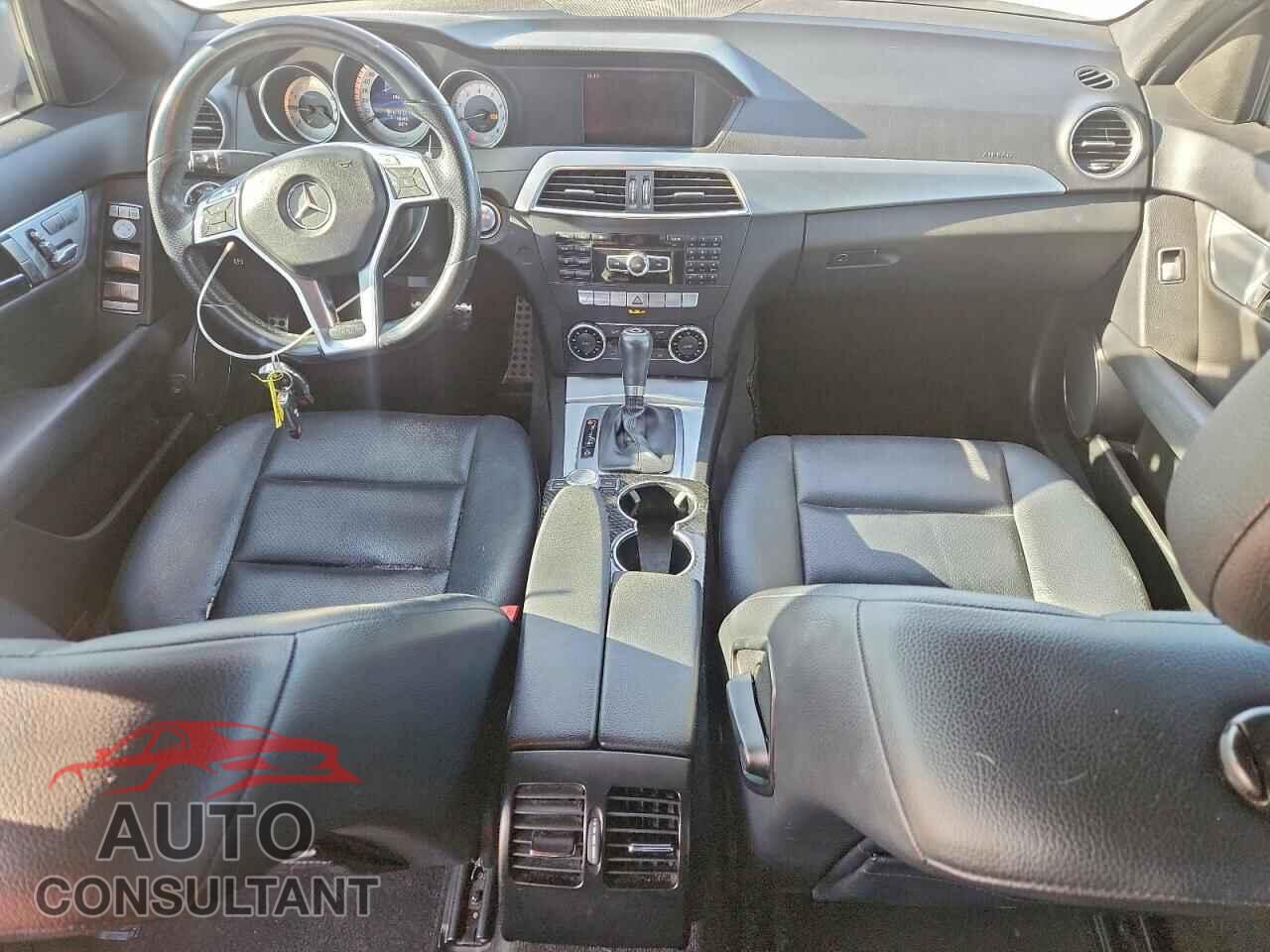 MERCEDES-BENZ C-CLASS 2013 - WDDGF4HB4DA781069