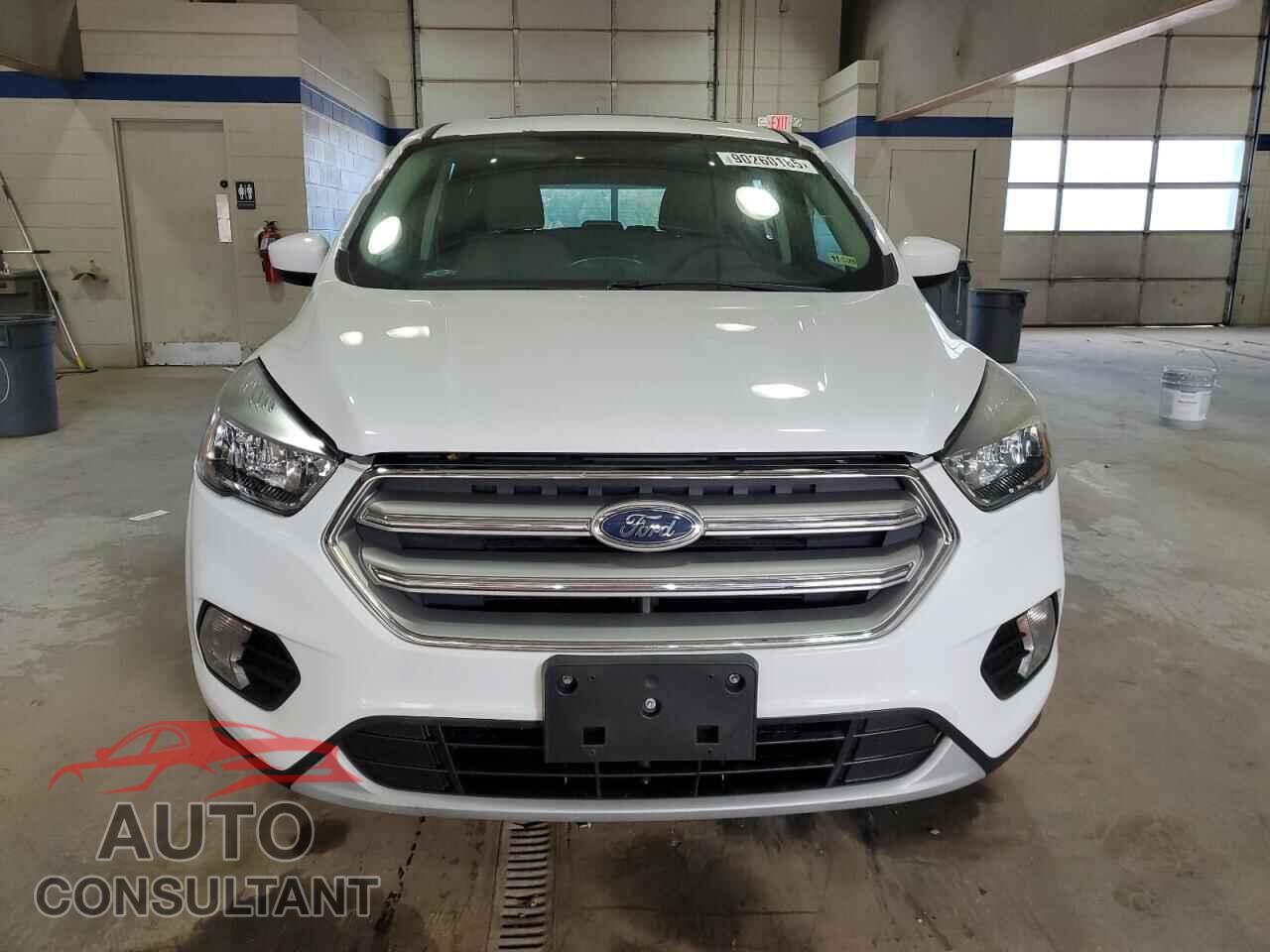 FORD ESCAPE 2017 - 1FMCU9GDXHUB82255