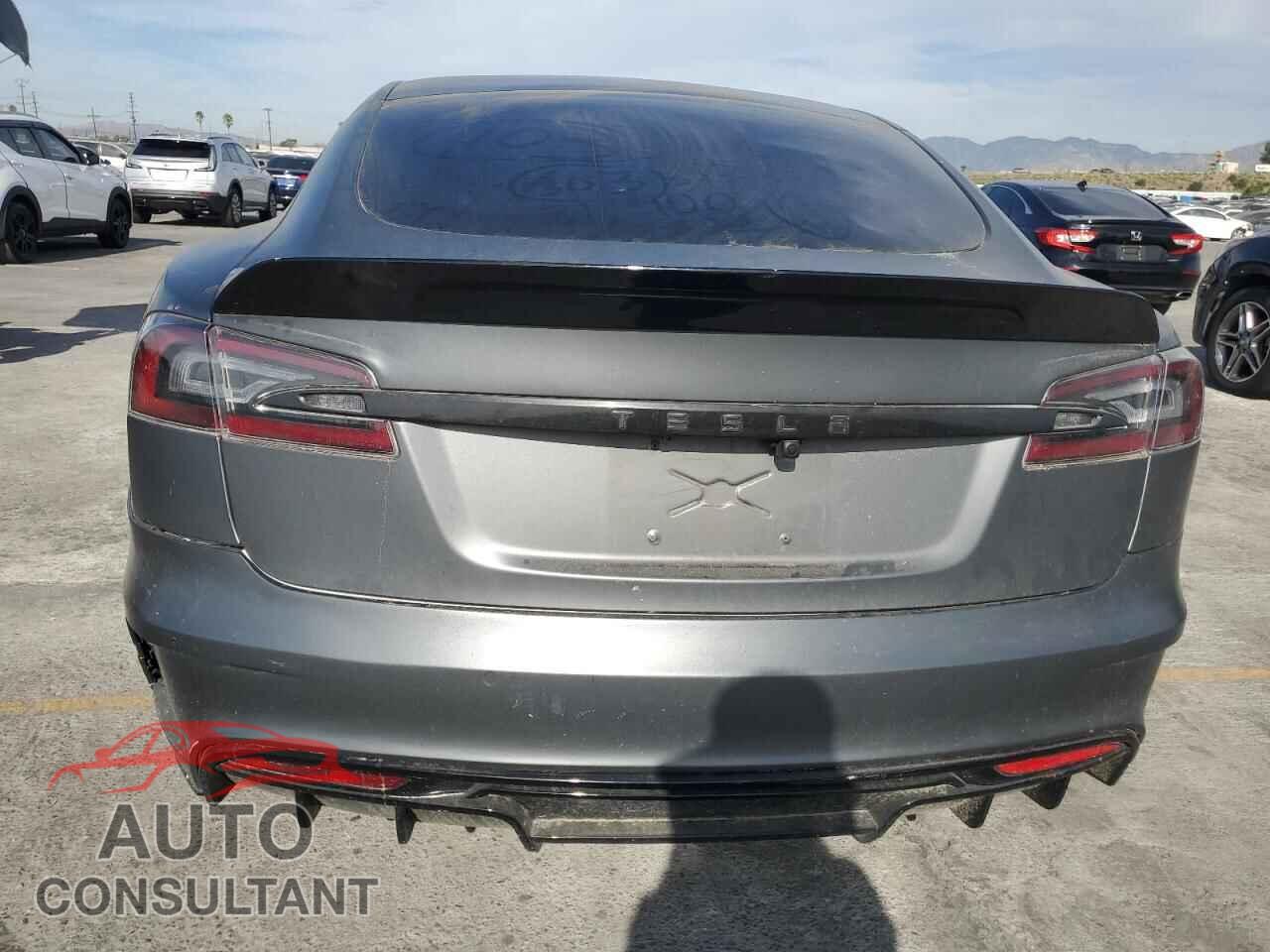 TESLA MODEL S 2018 - 5YJSA1E23JF267660