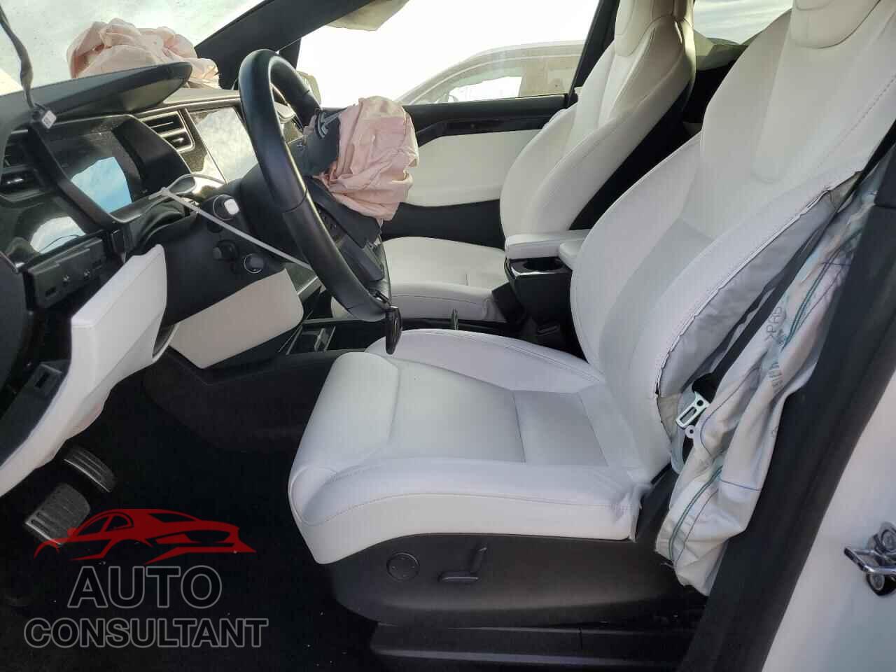 TESLA MODEL X 2019 - 5YJXCBE25KF155112