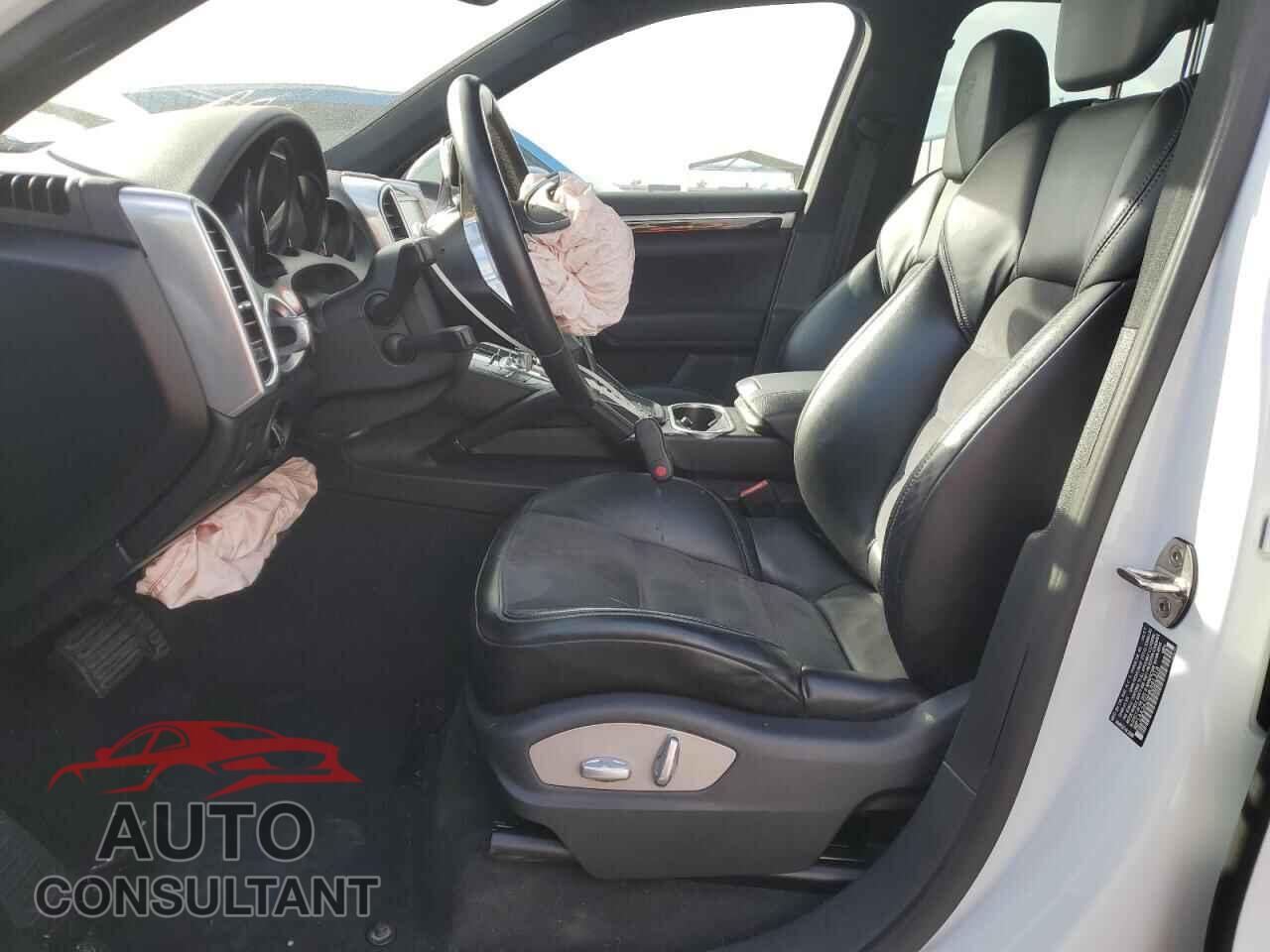PORSCHE CAYENNE 2017 - WP1AA2A26HKA91318