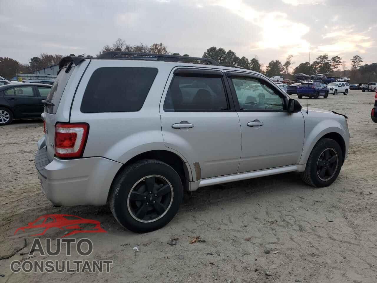FORD ESCAPE 2010 - 1FMCU0DG6AKB30973