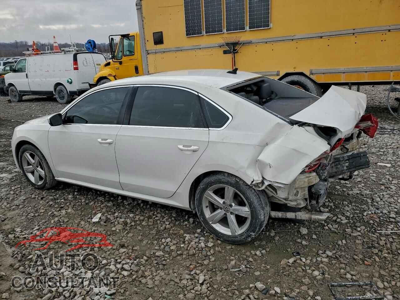 VOLKSWAGEN PASSAT 2013 - 1VWBN7A35DC036215