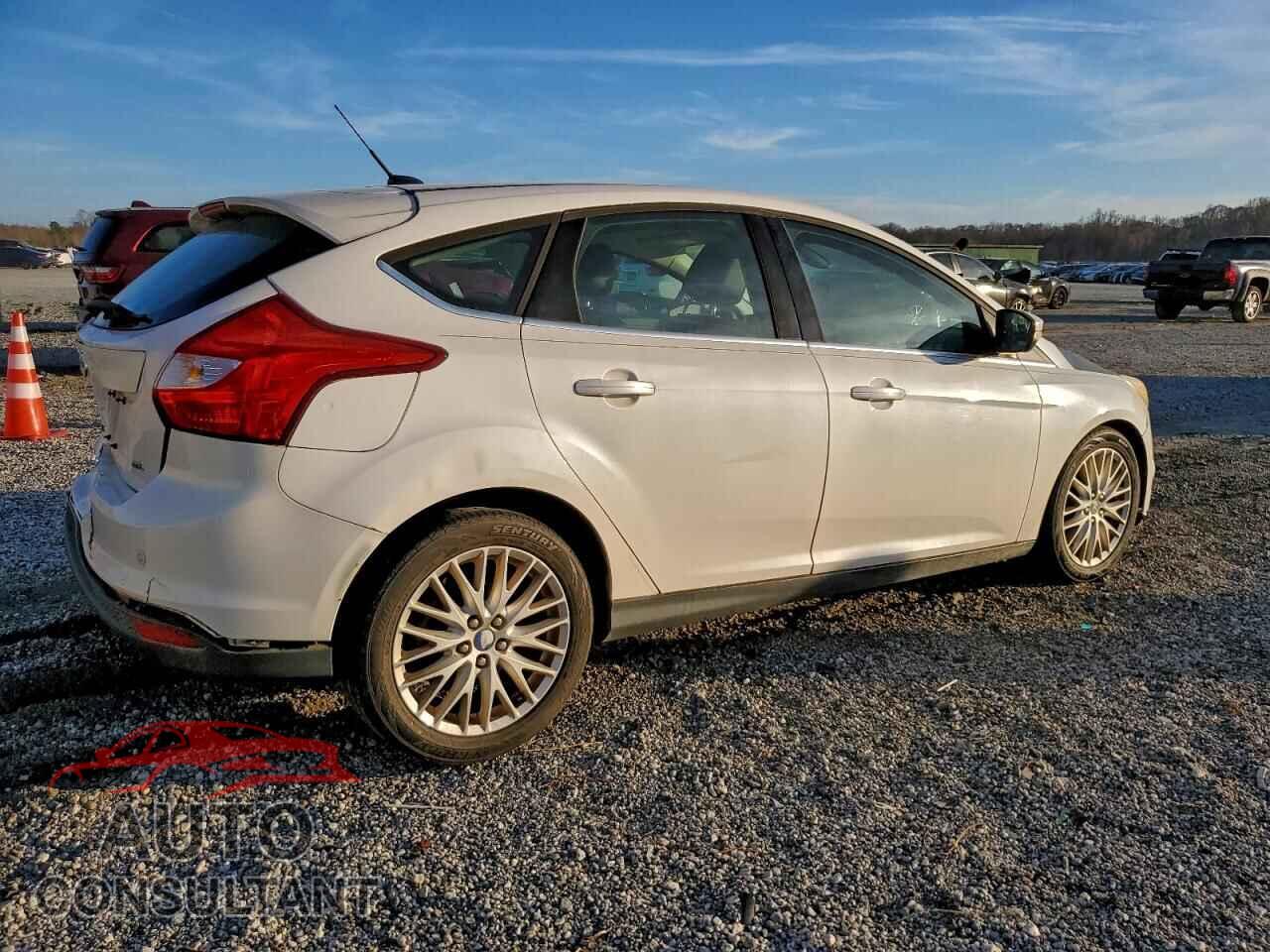 FORD FOCUS 2012 - 1FAHP3M21CL128218