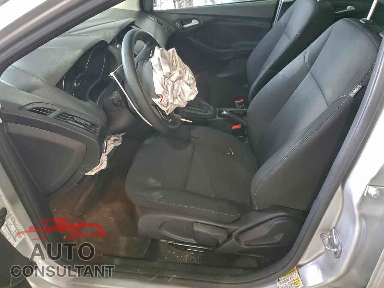 FORD FOCUS 2018 - 1FADP3FE4JL239400