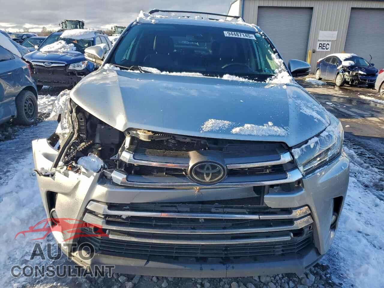 TOYOTA HIGHLANDER 2018 - 5TDDZRFH7JS874563