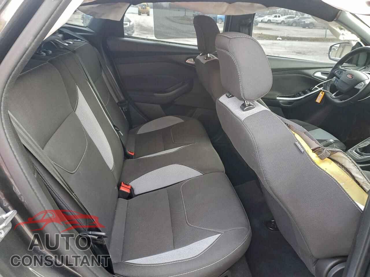 FORD FOCUS 2018 - 1FADP3L99JL215830