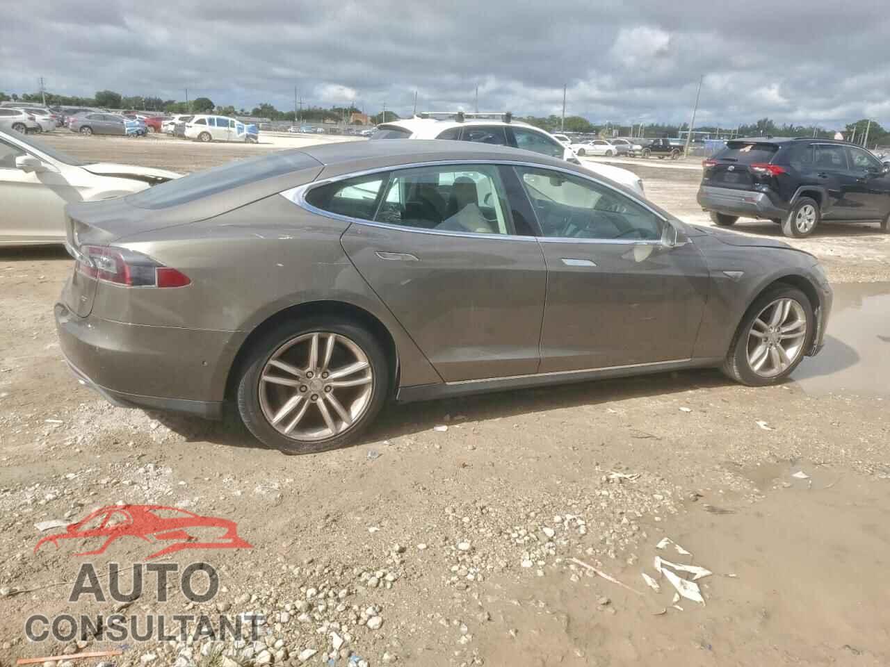 TESLA MODEL S 2015 - 5YJSA1S18FF100326