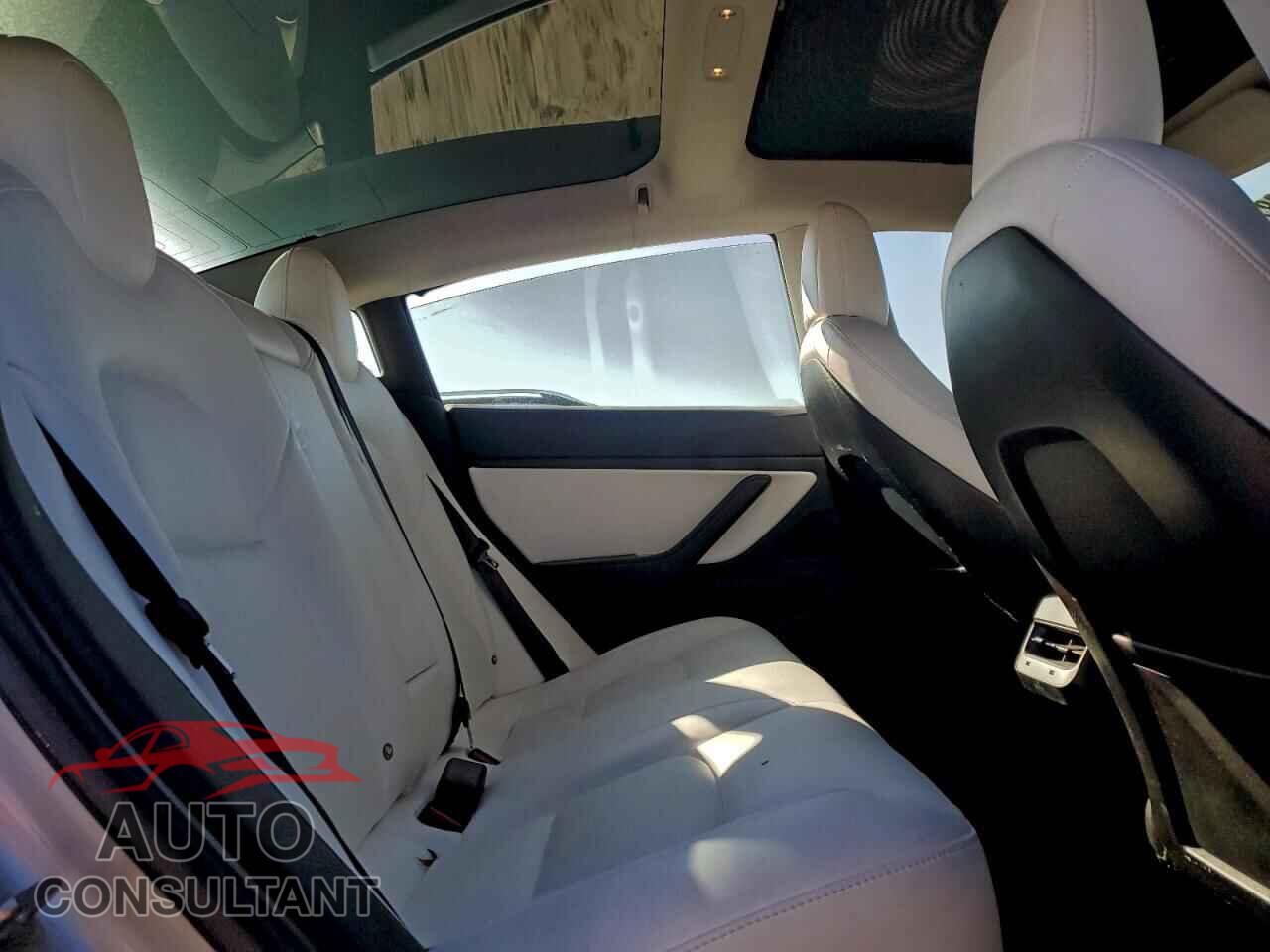 TESLA MODEL 3 2018 - 5YJ3E1EB6JF085766