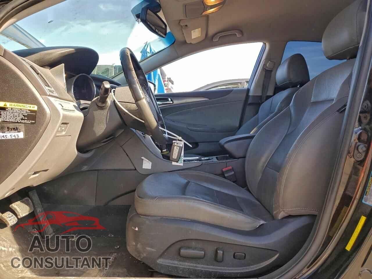 HYUNDAI SONATA 2012 - KMHEC4A42CA037664