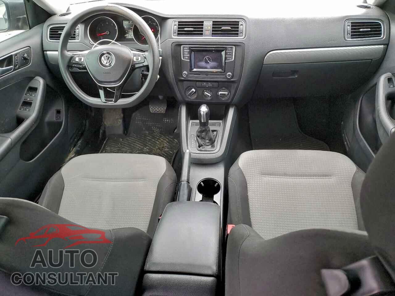 VOLKSWAGEN JETTA 2017 - 3VW2B7AJ8HM350257