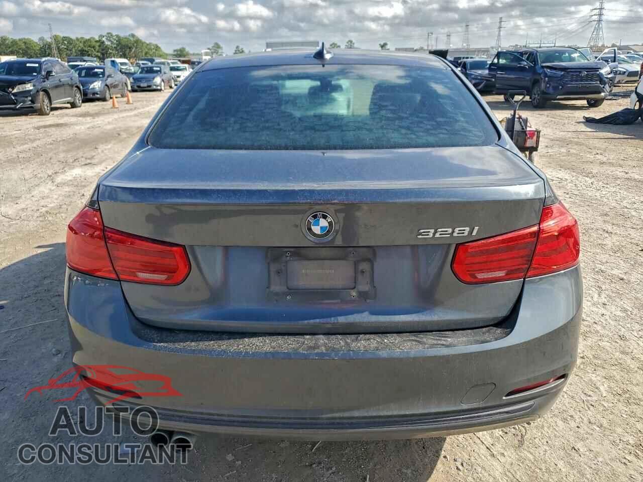 BMW 3 SERIES 2016 - WBA8E9G51GNU29720