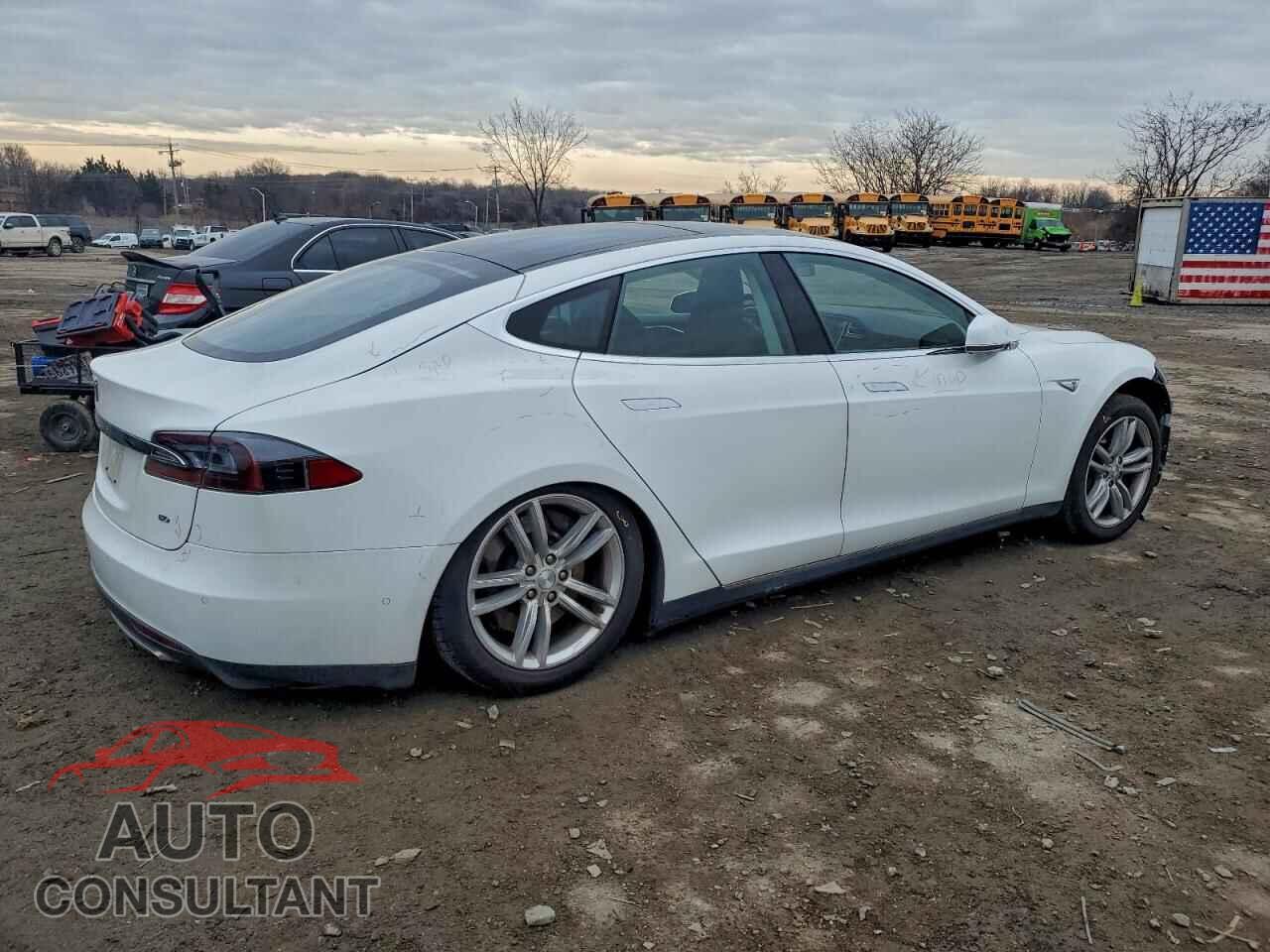 TESLA MODEL S 2015 - 5YJSA1S1XFF080127
