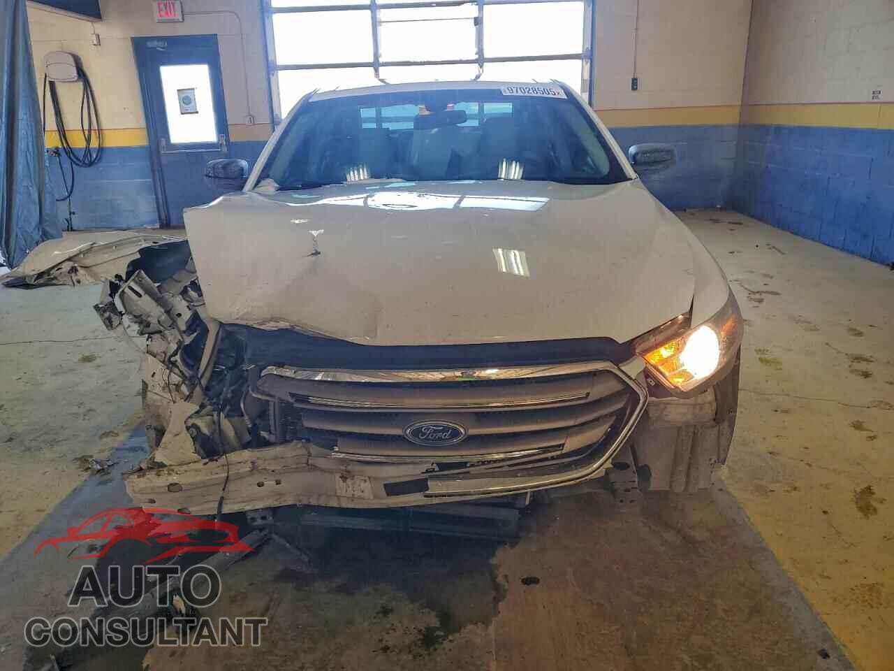 FORD TAURUS 2019 - 1FAHP2D87KG105449