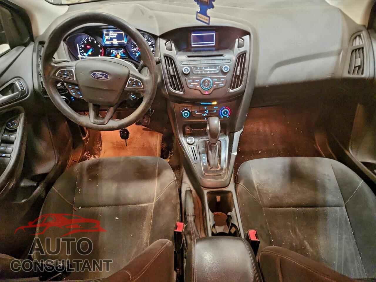 FORD FOCUS 2017 - 1FADP3K22HL319798