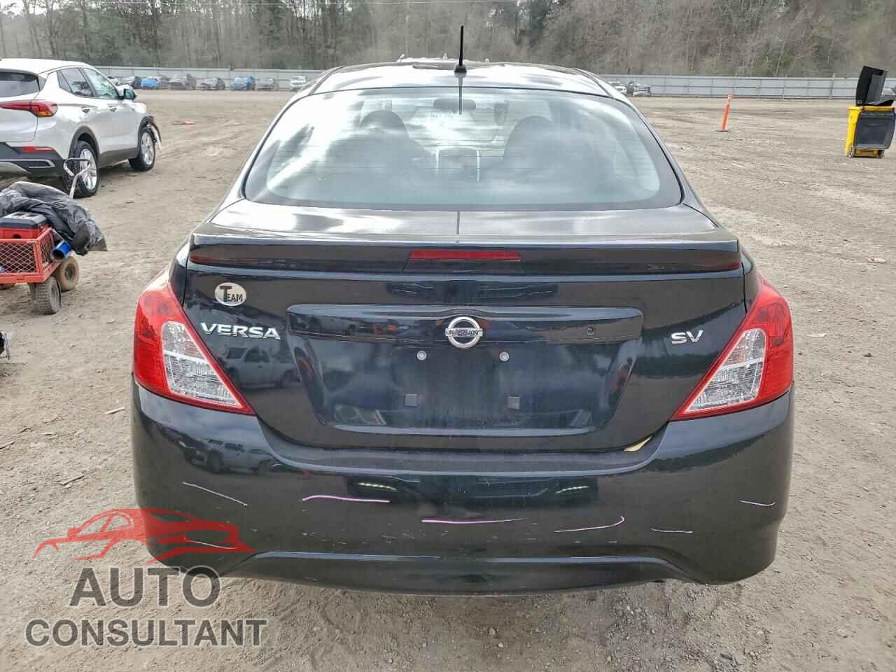 NISSAN VERSA 2017 - 3N1CN7AP3HL884651