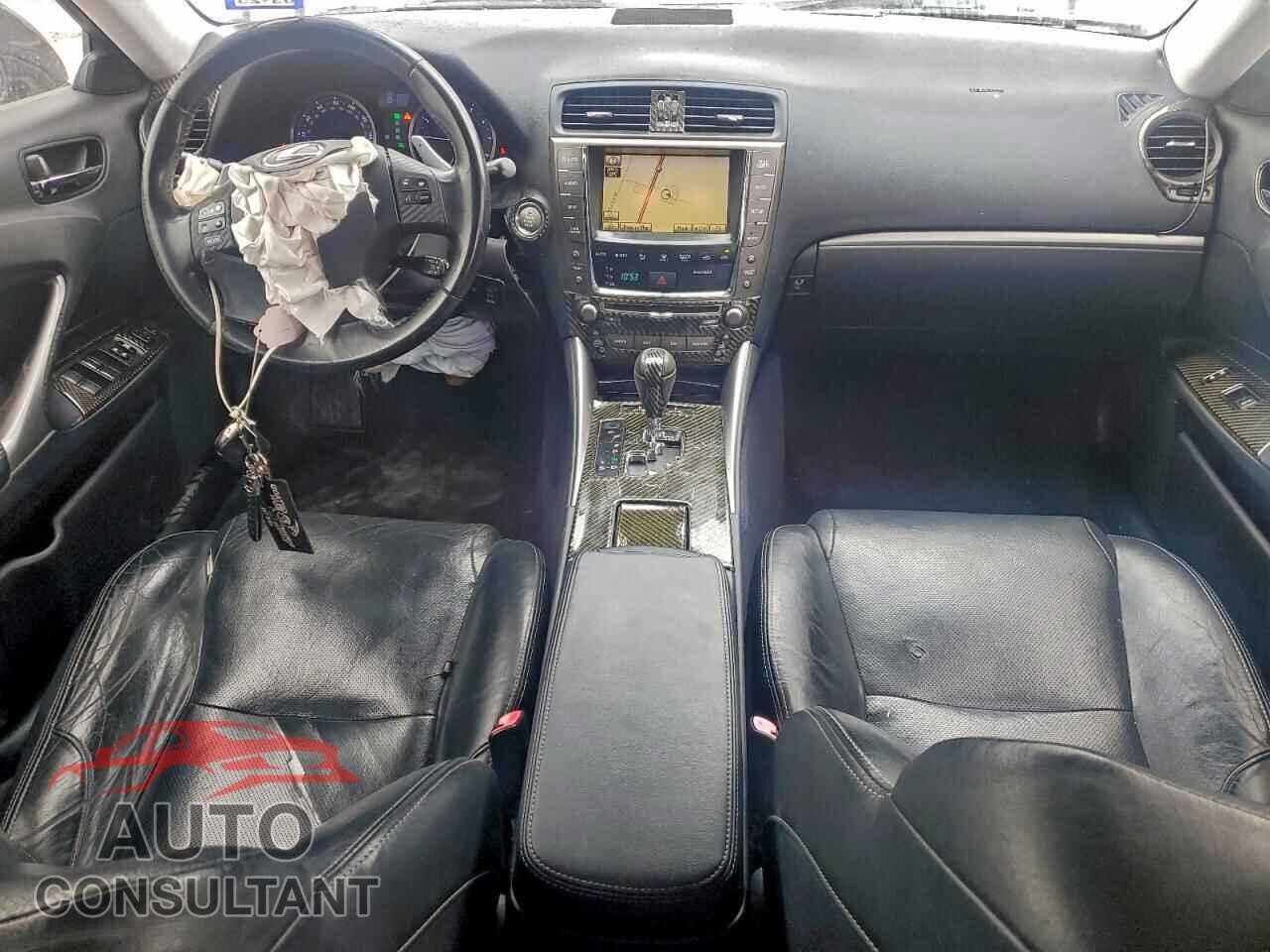 LEXUS IS 2011 - JTHBF5C23B5137570