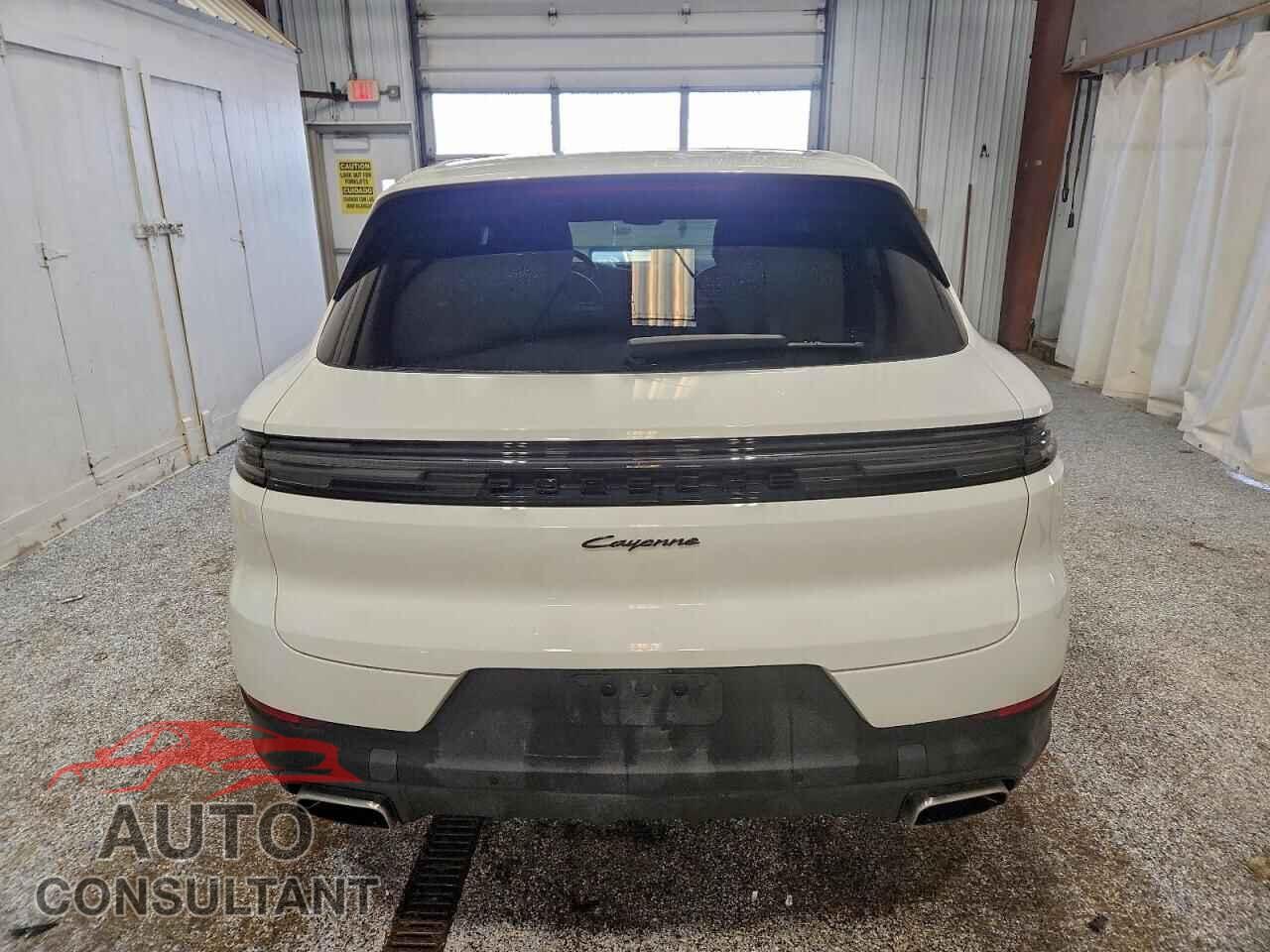PORSCHE CAYENNE 2024 - WP1AA2AY7RDA04505