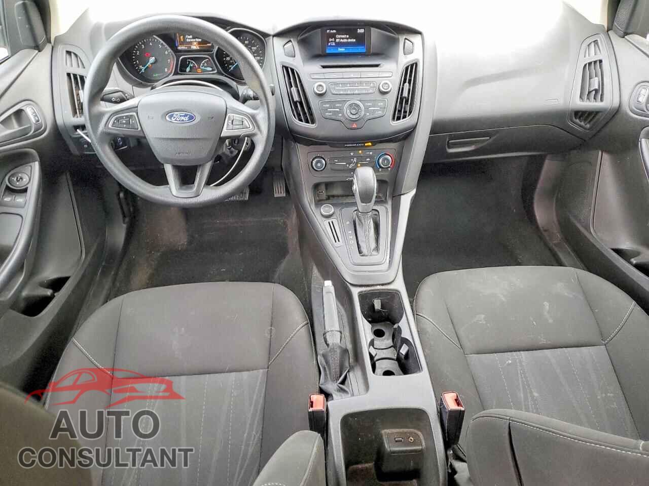 FORD FOCUS 2017 - 1FADP3E24HL229984