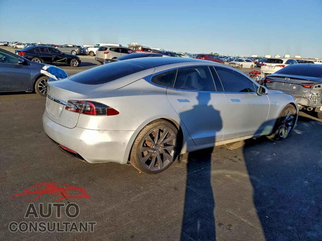 TESLA MODEL S 2016 - 5YJSA1E1XGF142011
