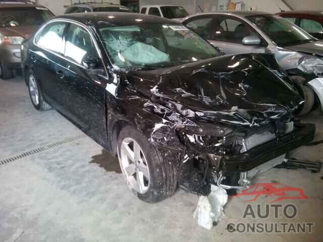 VOLKSWAGEN PASSAT 2015 - 1VWAT7A35FC091462