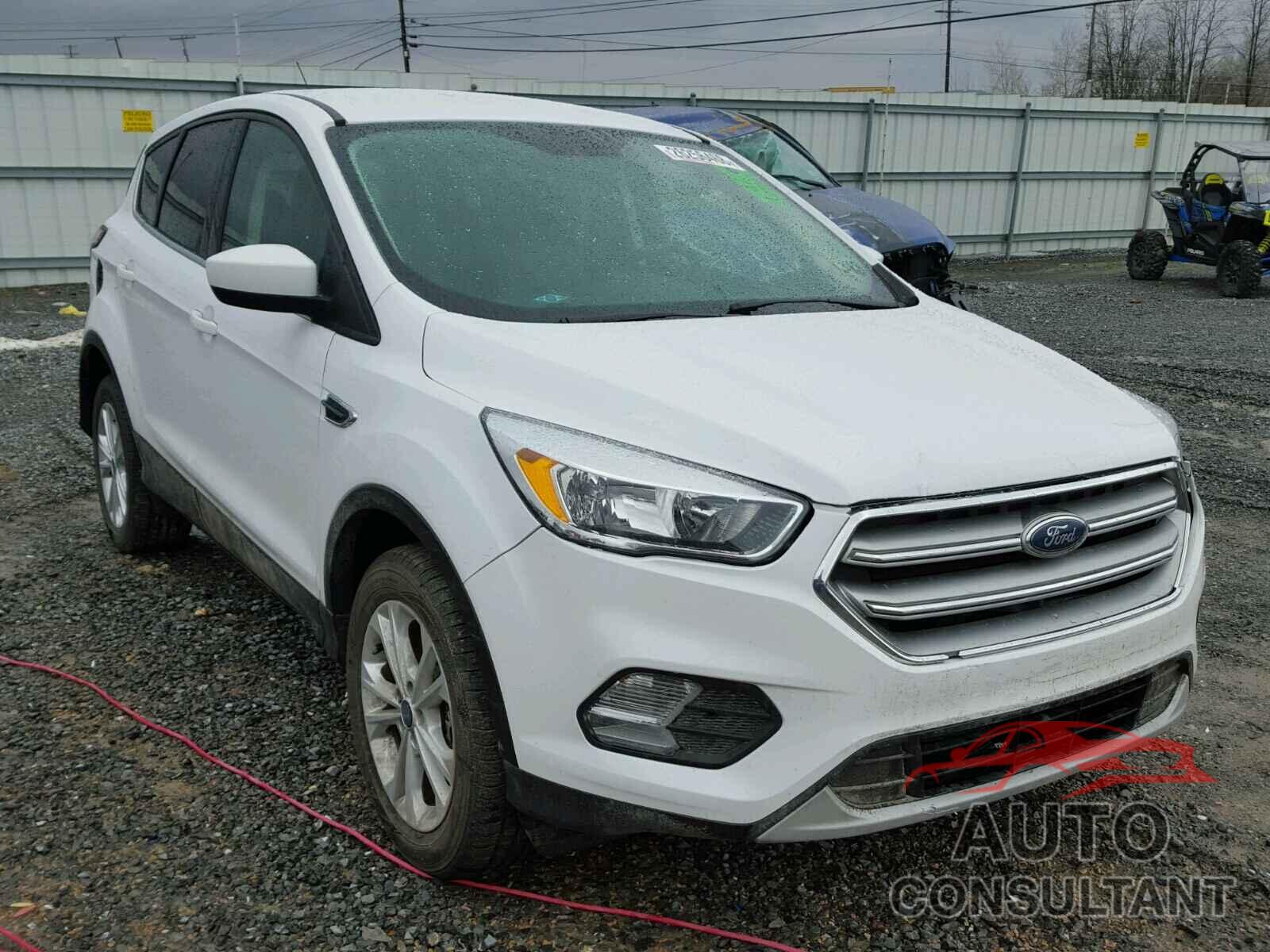 FORD ESCAPE 2017 - 1FMCU9GD9HUC98031