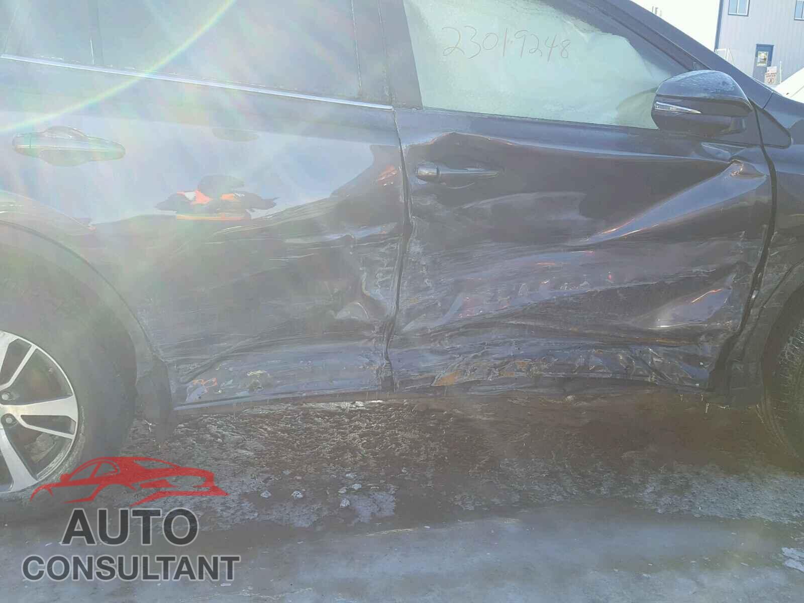 TOYOTA RAV4 2016 - JTMRFREV5GJ079779