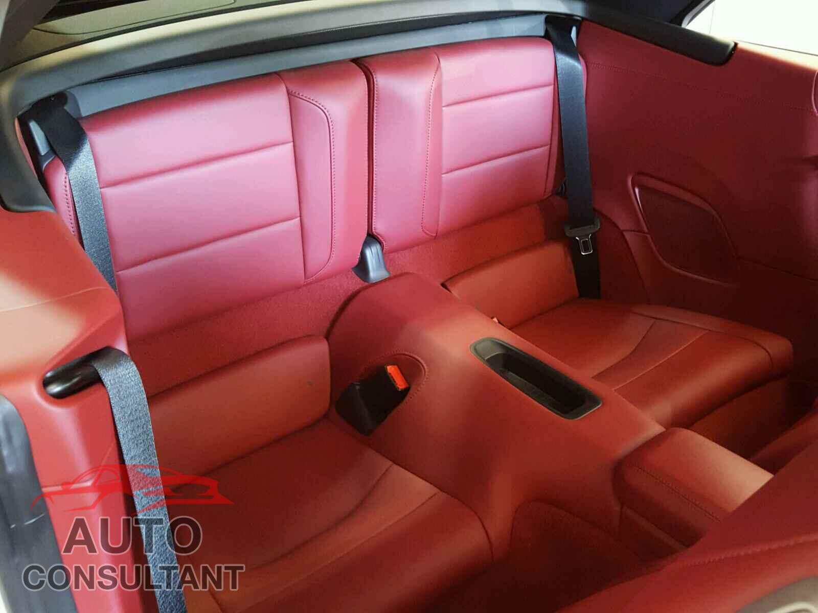 PORSCHE 911 2017 - WP0CA2A98HS142177
