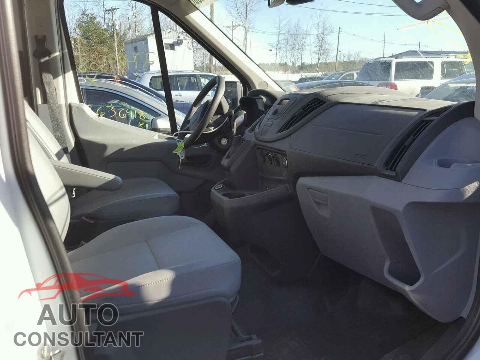 FORD TRANSIT CO 2017 - 1FTYR1DM1HKB19946