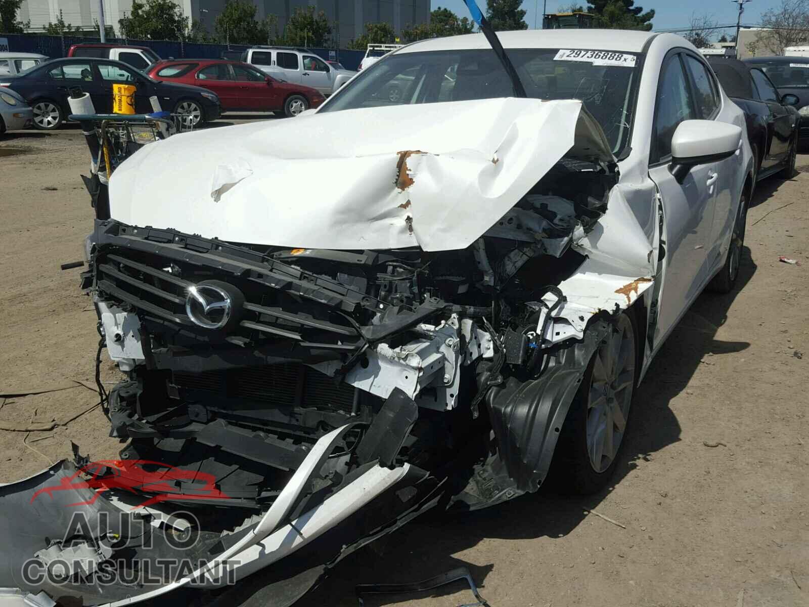 MAZDA 3 2017 - 3MZBN1V75HM120808