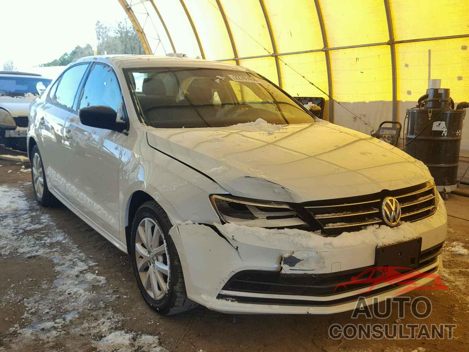 VOLKSWAGEN JETTA 2015 - 3VWD17AJ9FM284228