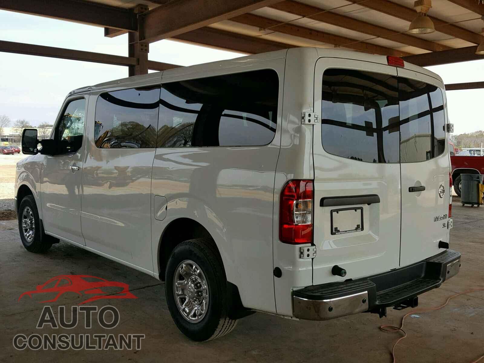 NISSAN NV 2017 - 5BZAF0AA5HN851042