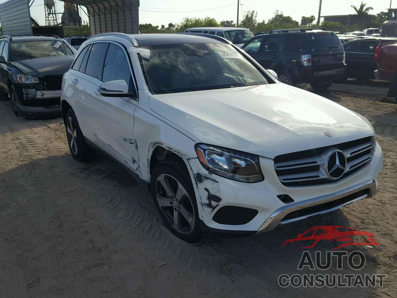 MERCEDES-BENZ GLC300 2017 - WDC0G4JB0HF148252