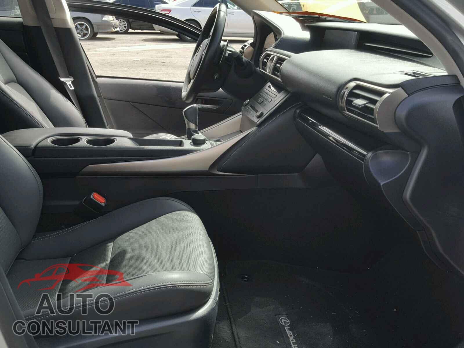 LEXUS IS250 2015 - JTHBF1D20F5072951