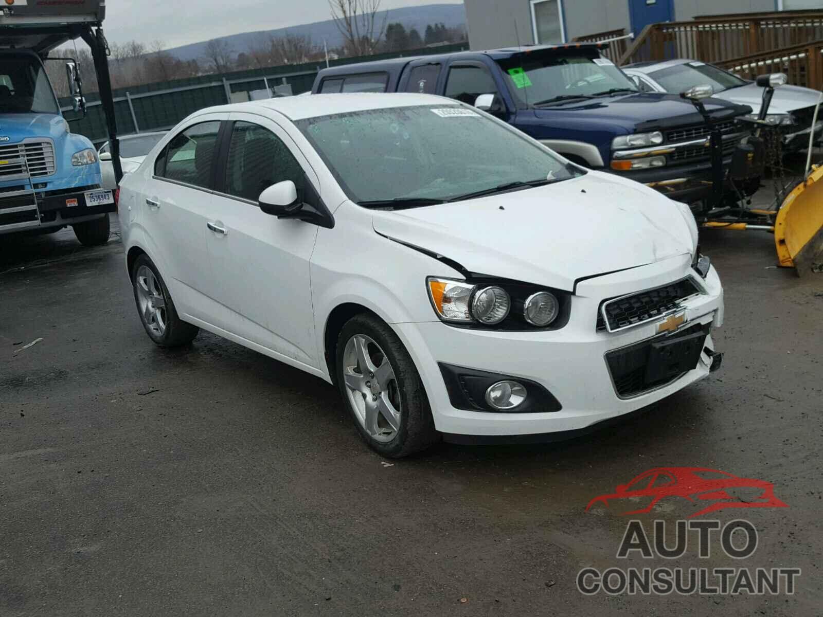 CHEVROLET SONIC 2016 - 1G1JE5SB3G4144770