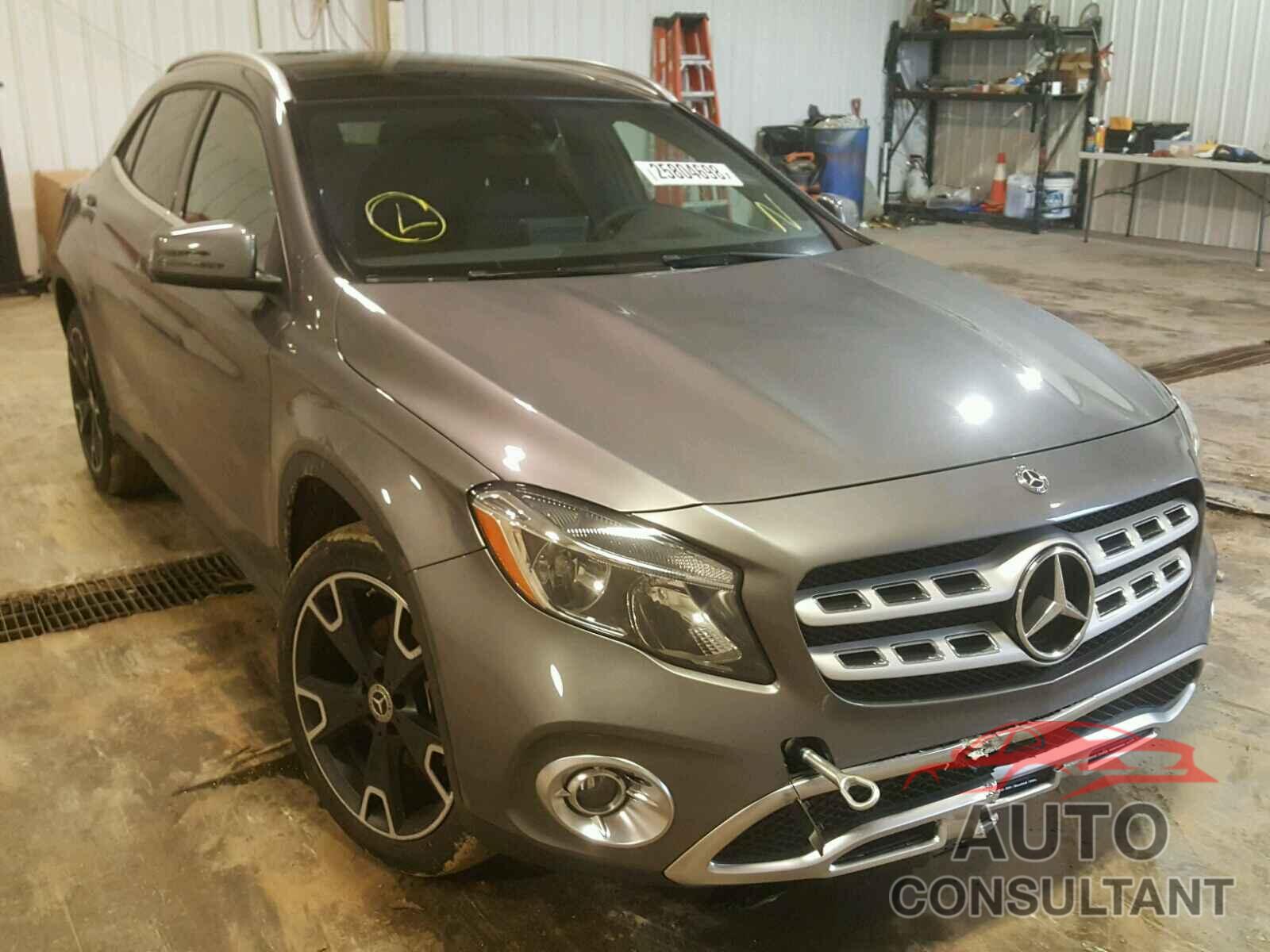 MERCEDES-BENZ GLA250 2018 - WDCTG4EB0JJ384765