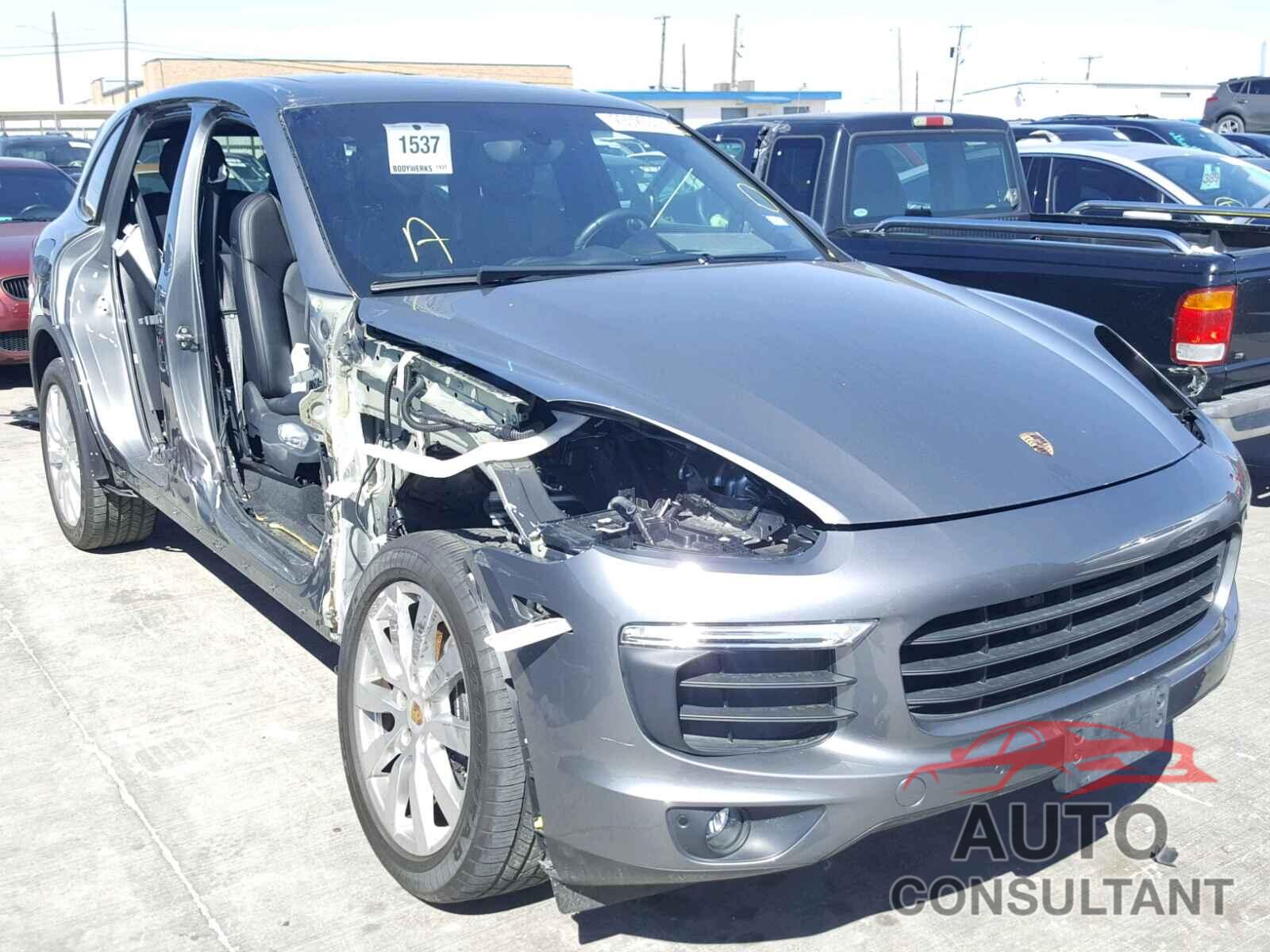 PORSCHE CAYENNE 2016 - WP1AA2A23GKA36937