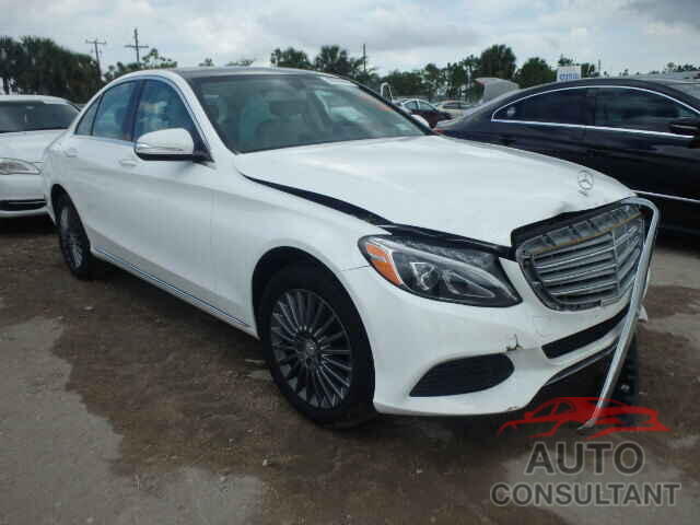 MERCEDES-BENZ C300 2015 - 55SWF4KBXFU007920