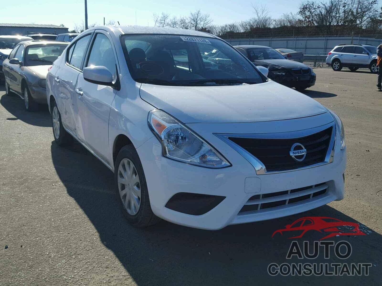 NISSAN VERSA 2017 - 3N1CN7AP9HL815169