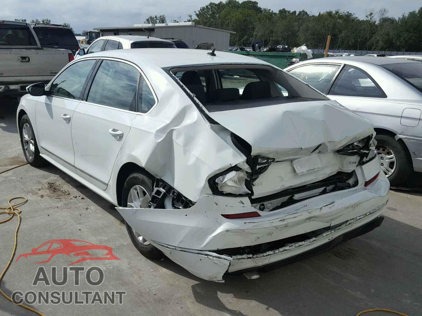 VOLKSWAGEN PASSAT 2017 - 1VWAT7A30HC016364