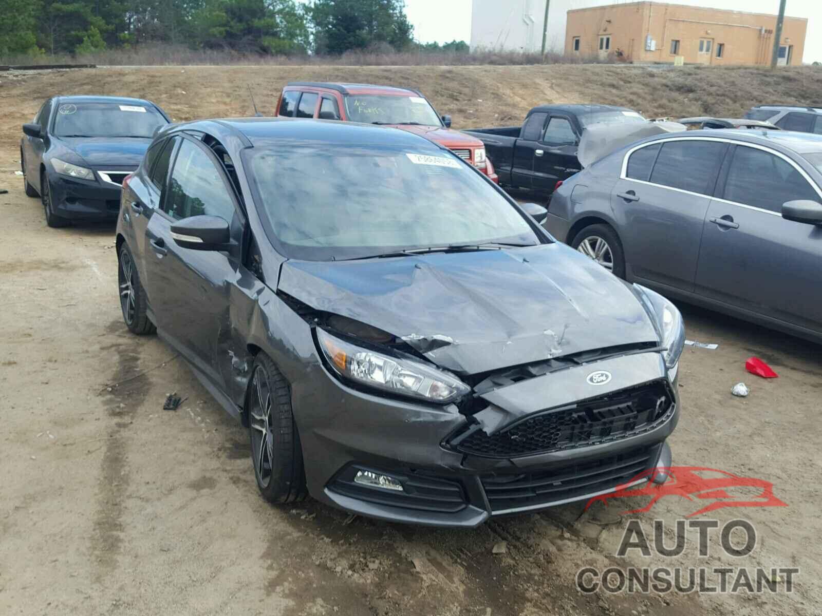 FORD FOCUS 2017 - 1FADP3L96HL260024