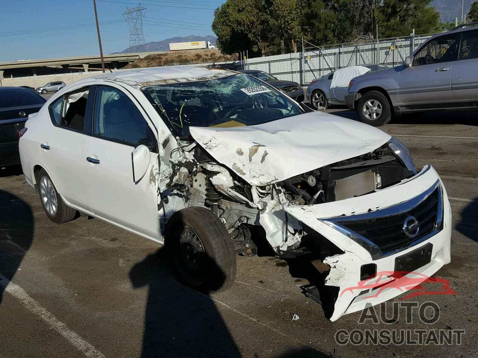 NISSAN VERSA 2017 - 3N1CN7APXHL824530