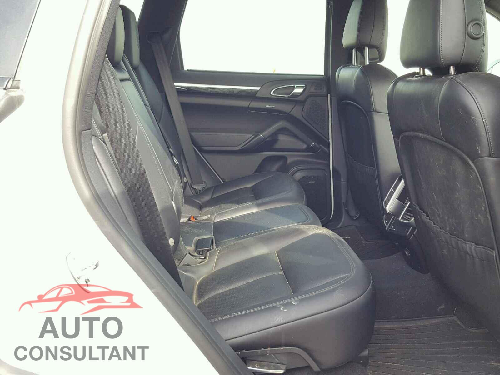 PORSCHE CAYENNE 2017 - WP1AE2A23HLA69131