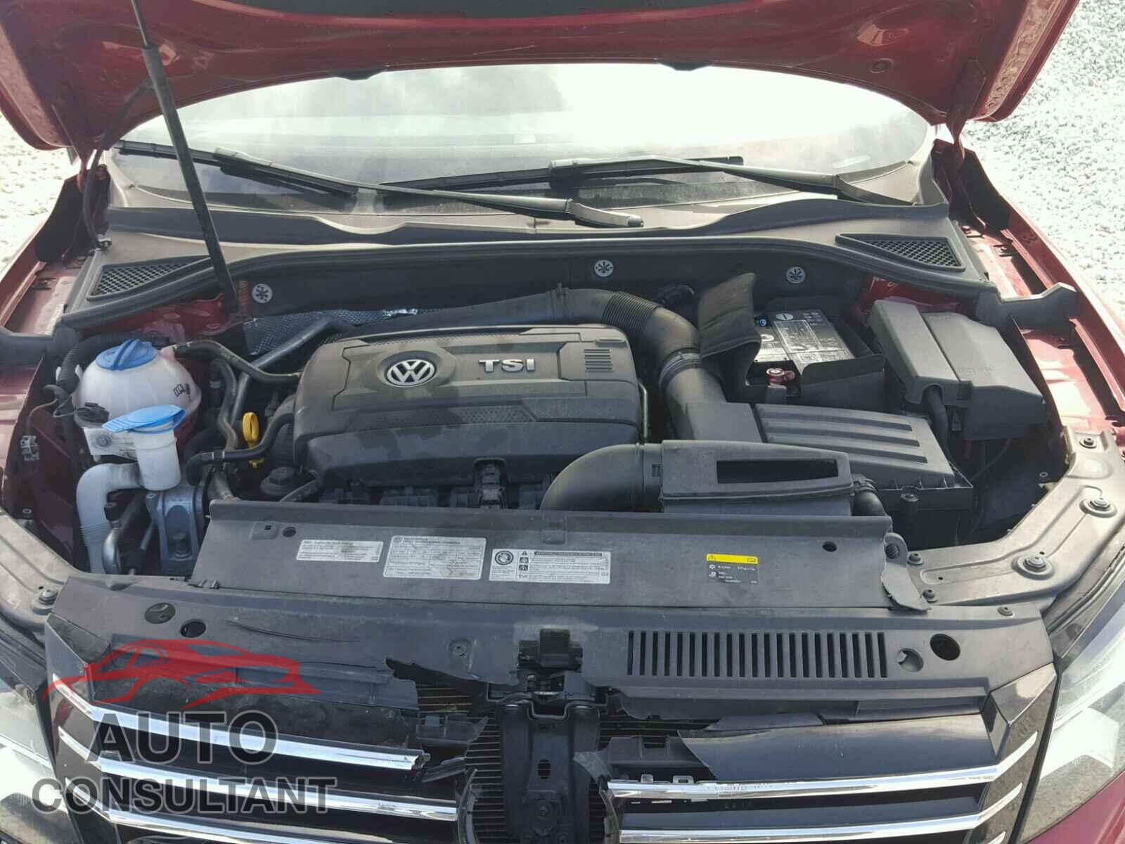 VOLKSWAGEN PASSAT 2015 - 1VWAT7A35FC069705