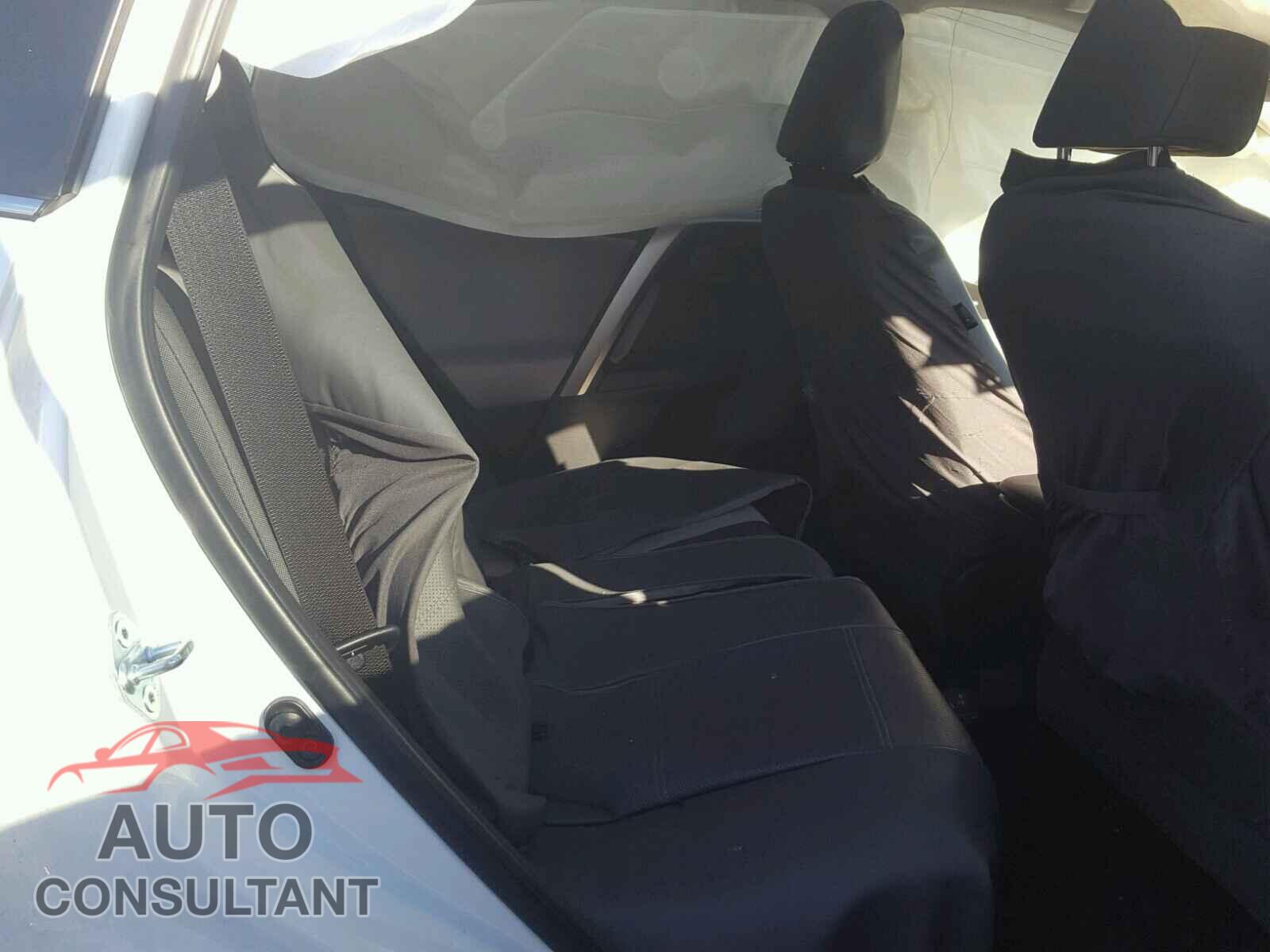 TOYOTA RAV4 2015 - JTMZFREVXFD077913