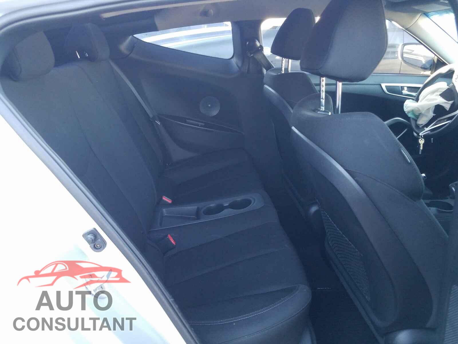 HYUNDAI VELOSTER 2016 - KMHTC6AD5GU287357
