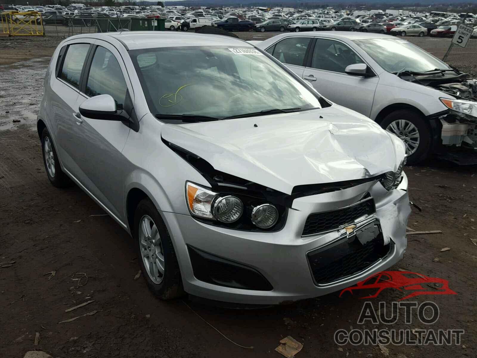 CHEVROLET SONIC 2016 - 1G1JC6SG6G4148724